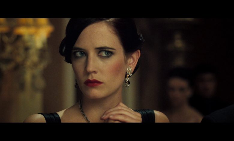 How Did James Bond Uncover Vesper Lynd's Betrayal in the Movie Casino Royale?