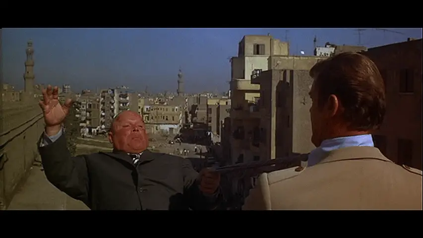 The Cairo scene in "The spy who loved me"