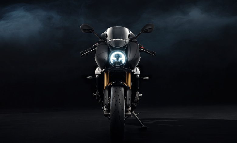 FROM HINKLEY WITH LOVE | Triumph Speed Triple 1200 RR Bond Edition