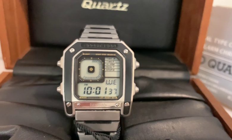 Close up of the Seiko G757 Watch in Octopussy