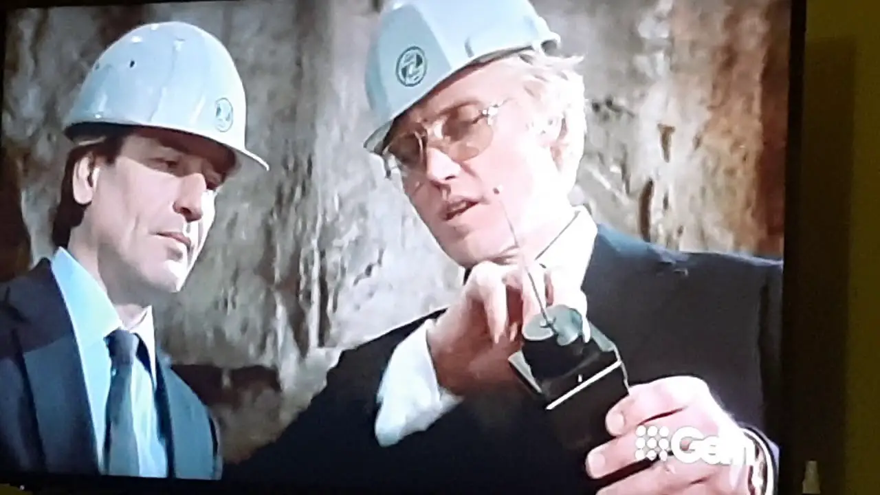Max Zorin engaging the Bomb that will provoke the earthquick.