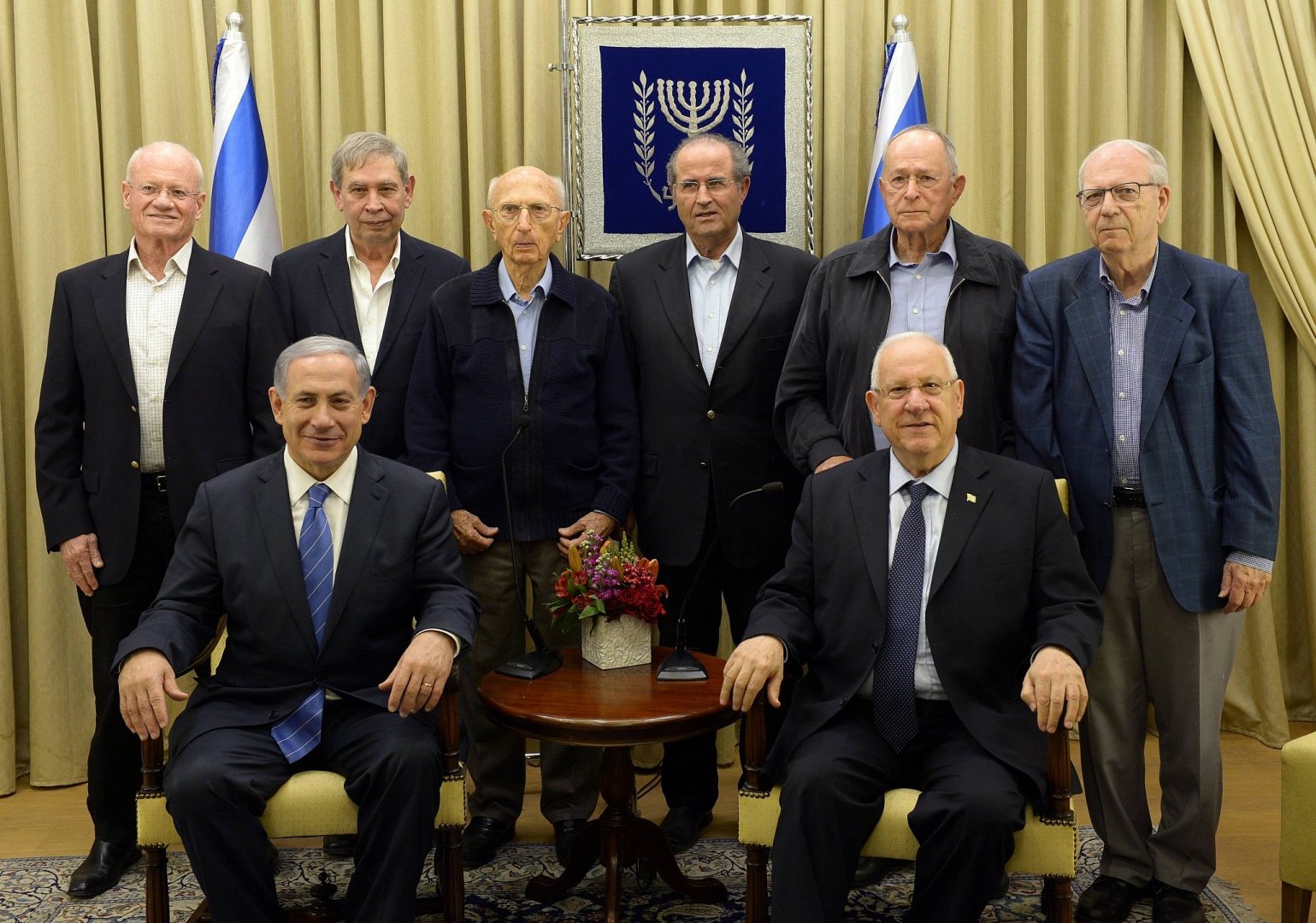 Benjamin netenyahu with ex mossad agents