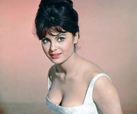 Daliah Lavi: The Mesmeric Beauty from Israel